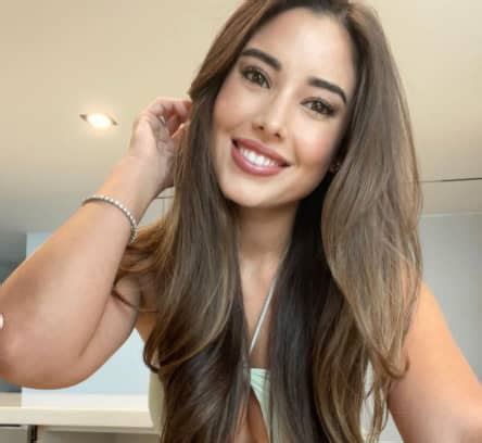 Angeline Varona 